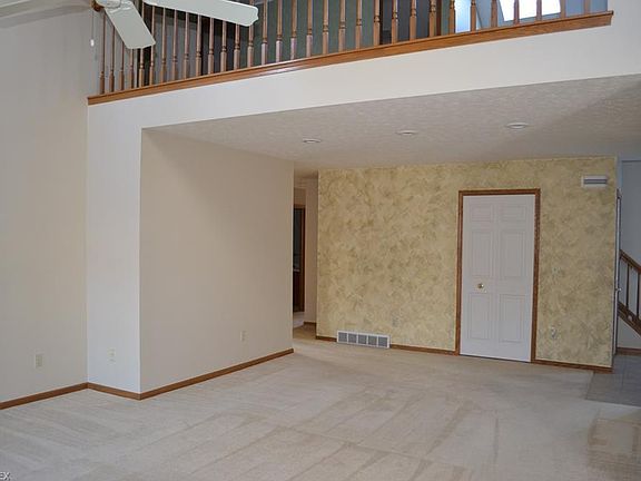 3rd image of 15073 Colony Ct