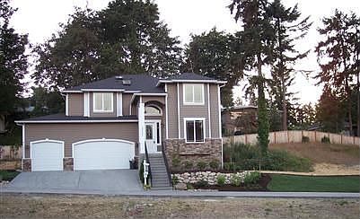2006 Front w/side yard