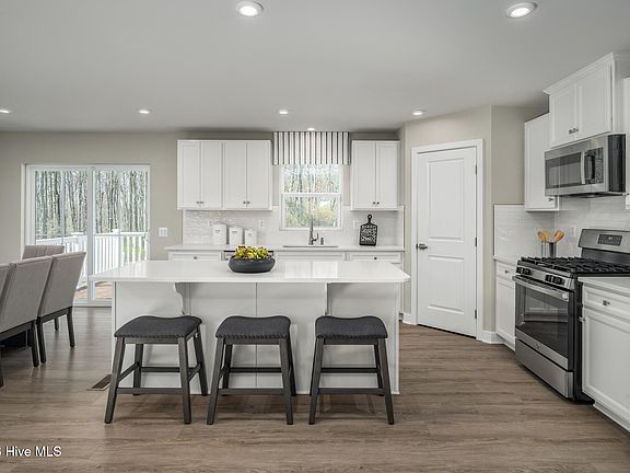 5th image of 126 Sweet Clover Way