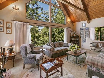 329 Grass Valley Rd, Lake Arrowhead, CA, 92352