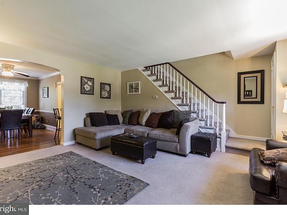 3rd image of 2419 Cedar Ln