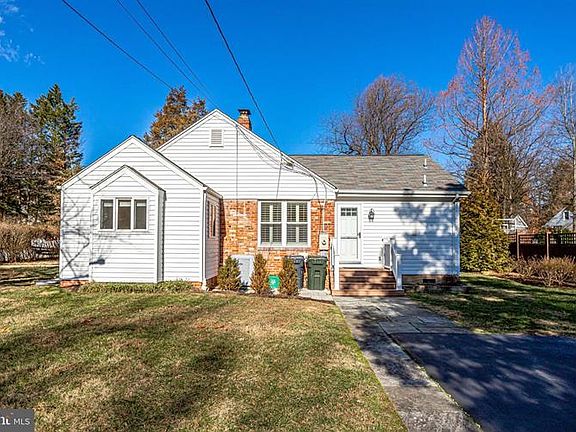3rd image of 600 Laura Dr
