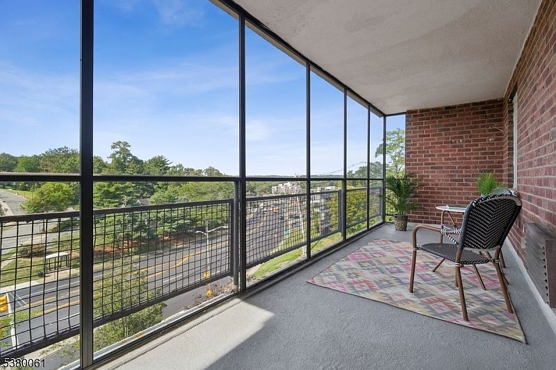 1st image of 415 Claremont Ave #4F