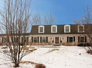 340 S Grayfriars Lane, Inverness, IL 60067