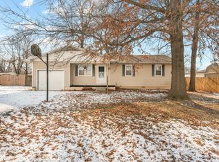 124 E Parkview St, Bolivar, MO 65613