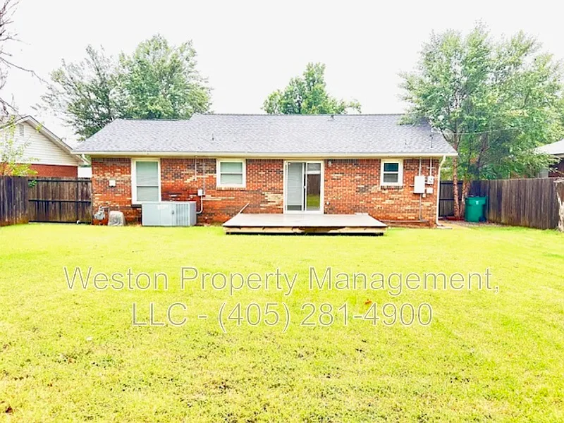 2725 NW 64th St