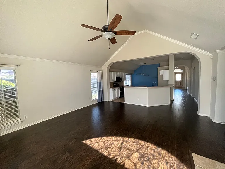 6021 Blue Spruce Ln — Photo 7