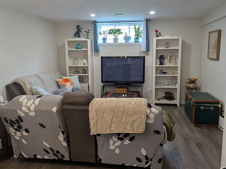 348 Sterling Ave #B — Photo 8