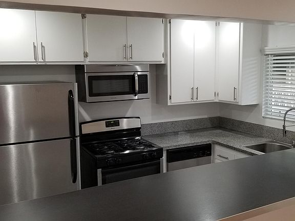 5th image of 7068 Lanewood Ave APT 15
