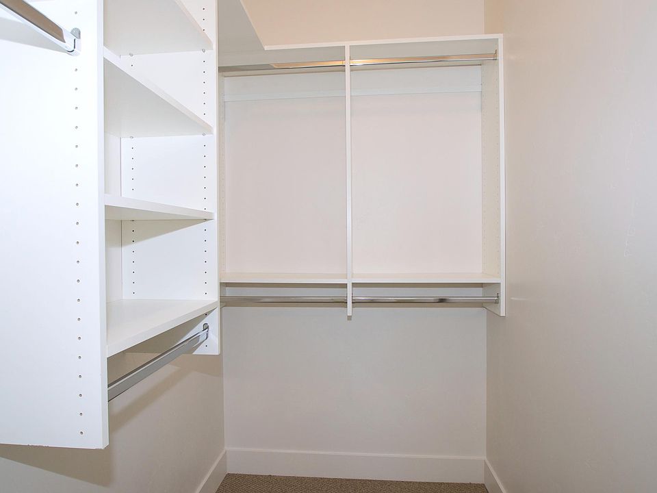 Walk in closet
