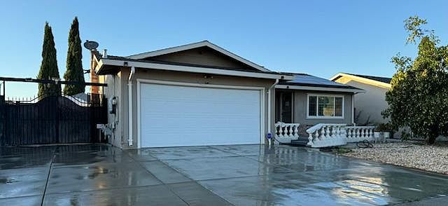 1st image of 2647 Cunningham Ave
