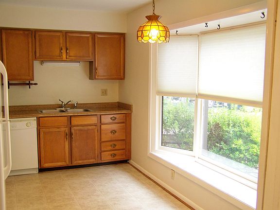5th image of 3361 Kelly Ln
