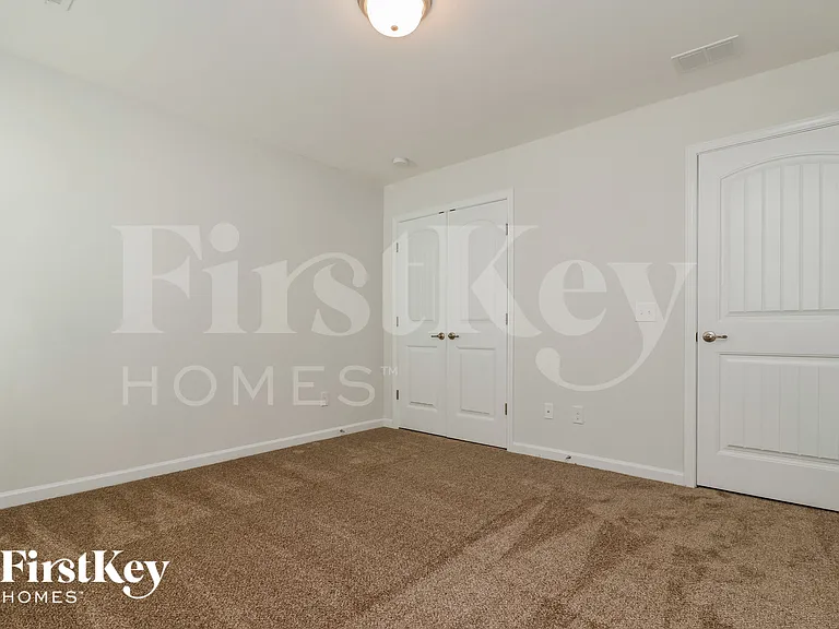 421 Sanctuary Park Dr — Photo 14