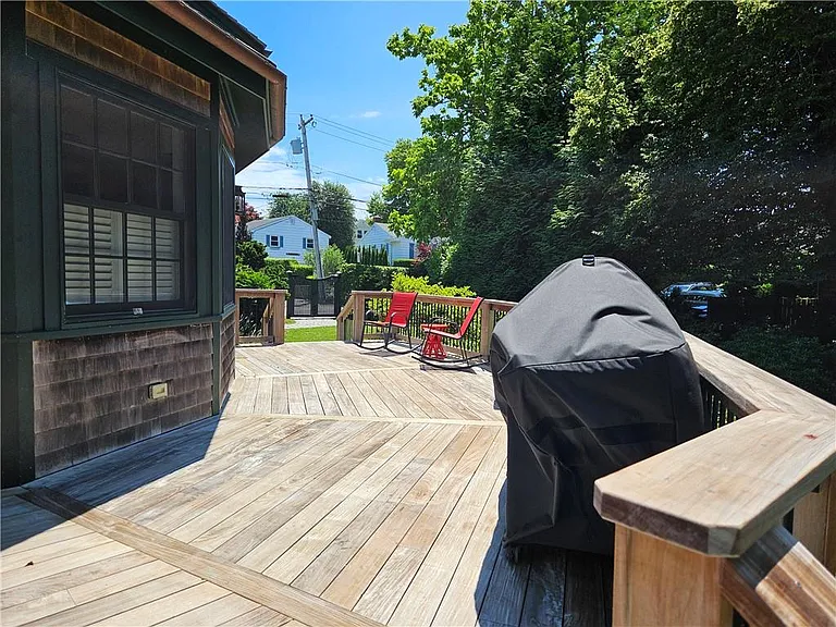 209 Coggeshall Ave — Photo 44