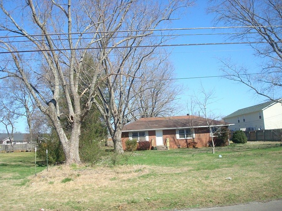 1st image of 1415 Bradyville Pike