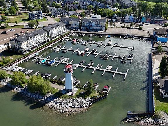 2nd image of 5230 Lakeshore Dr #171