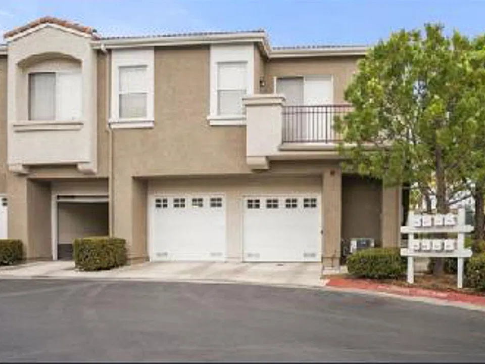 332 Gullotti Pl