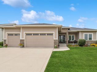 800 NE Badger Ln, Waukee, IA 50263