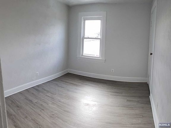 2nd image of 56 Michael St Rear 1