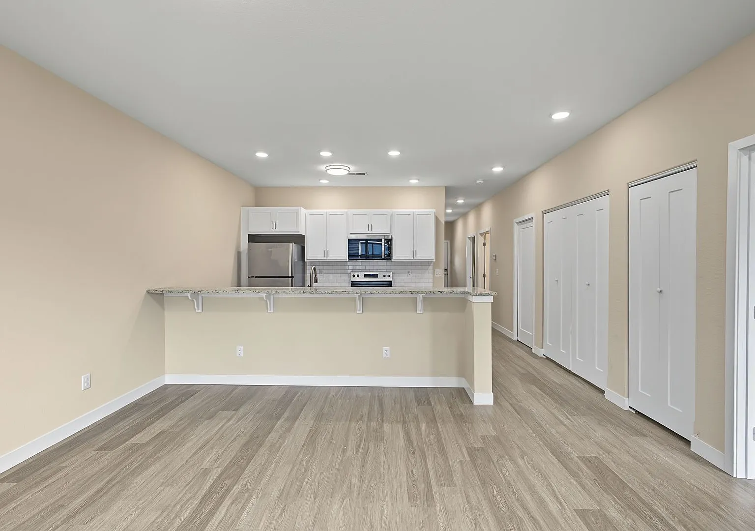2br/2ba Townhomes Modern Living With Garage | Now Leasing In Tuscola — Photo 2