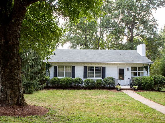 3rd image of 1515 Fairway Pl