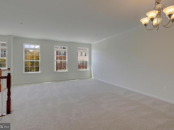 3rd image of 7425 Macon Dr