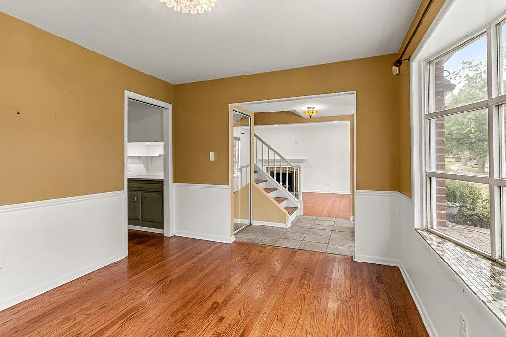 3 bed, 1.5 bath, 1639 sqft, $2,950 — Photo 3