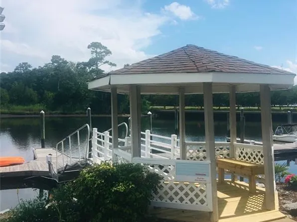 127 Harbor Watch Dr, Chesapeake, VA 23320