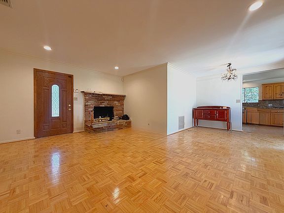 4th image of 11309 Gaynor Ave