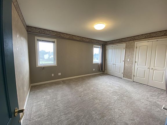 4th image of 548 Point Brown Ave NE