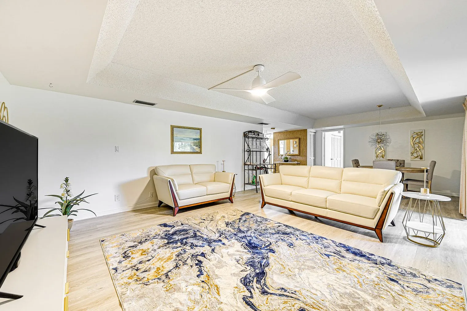 2 bed, 2.0 bath, 1496 sqft, $2,061 — Photo 3