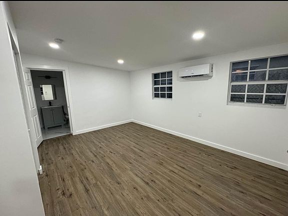 5th image of 433 NW 8th Ave #1
