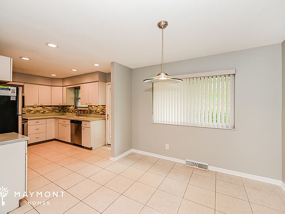 5th image of 7696 Burlinehills Ct