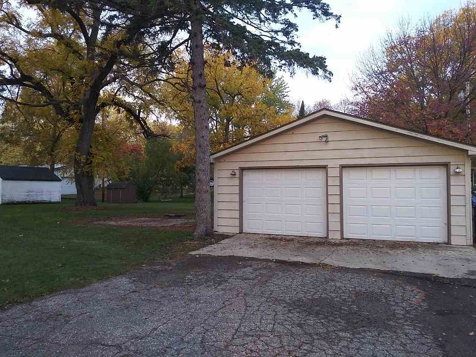 802 Hill Ave, Spirit Lake, IA 51360 Zillow