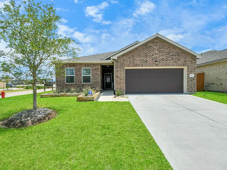 10317 Tuscan Valley Dr — Photo 1