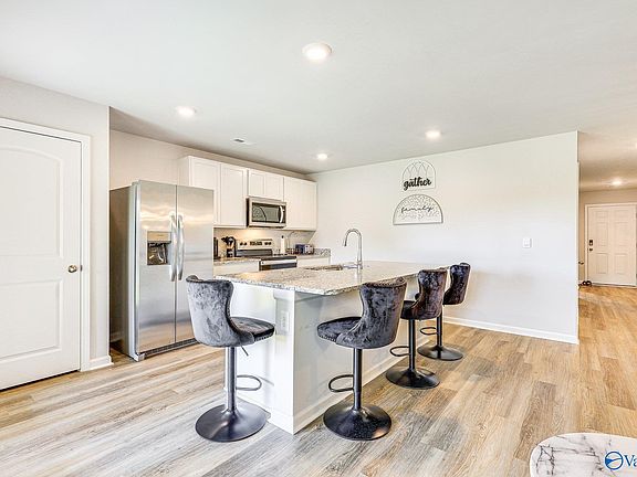 3rd image of 216 Murphy Ln