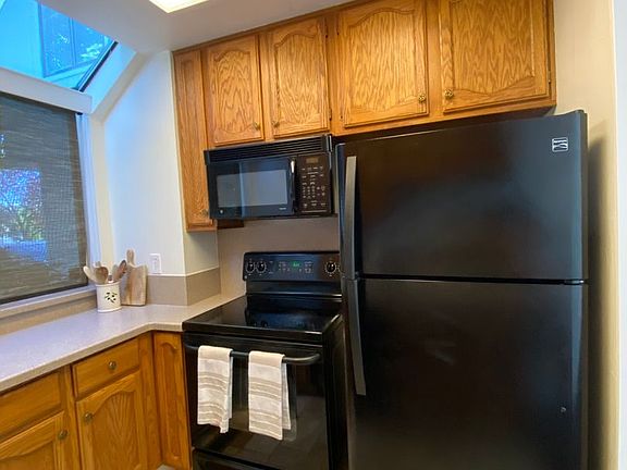 4th image of 2509 Garfield Ct