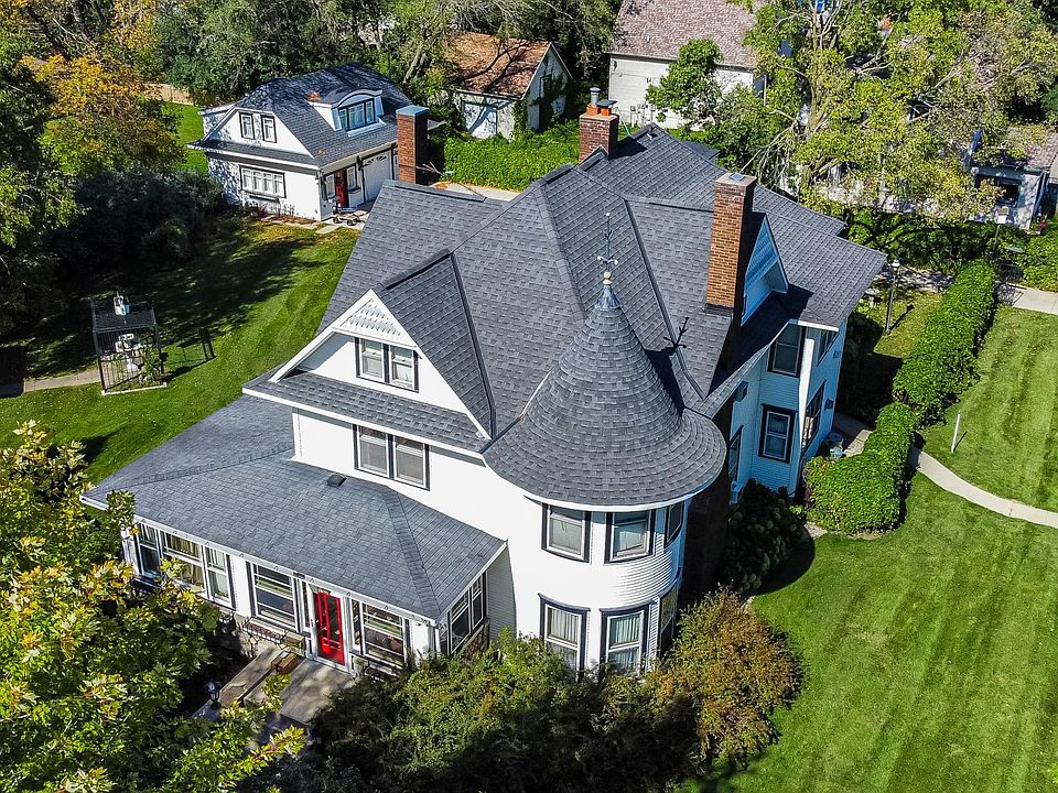 1st image of 721 6th Ave E