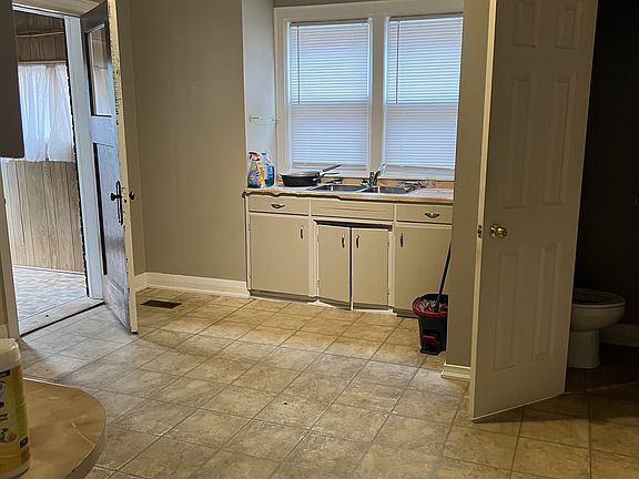5th image of 329 Ritson Rd S