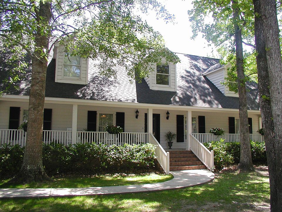 2nd image of 904 Farm Quarter Rd