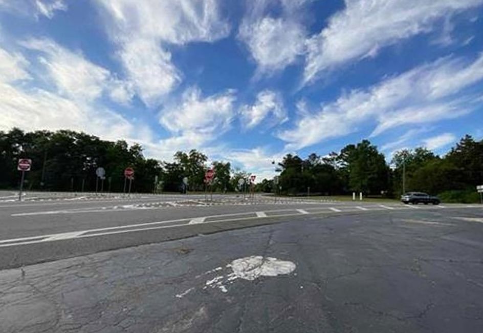 2nd image of 2804 S Highway 41