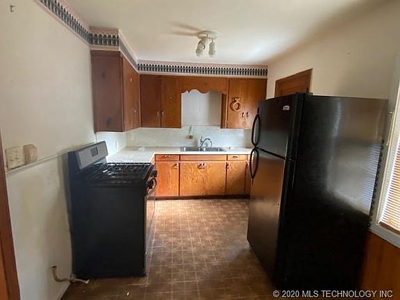 5th image of 304 W Tyler Ave