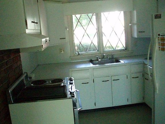 4th image of 68 Magnolia Ave