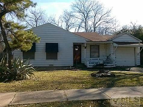 1st image of 312 W Avenue F