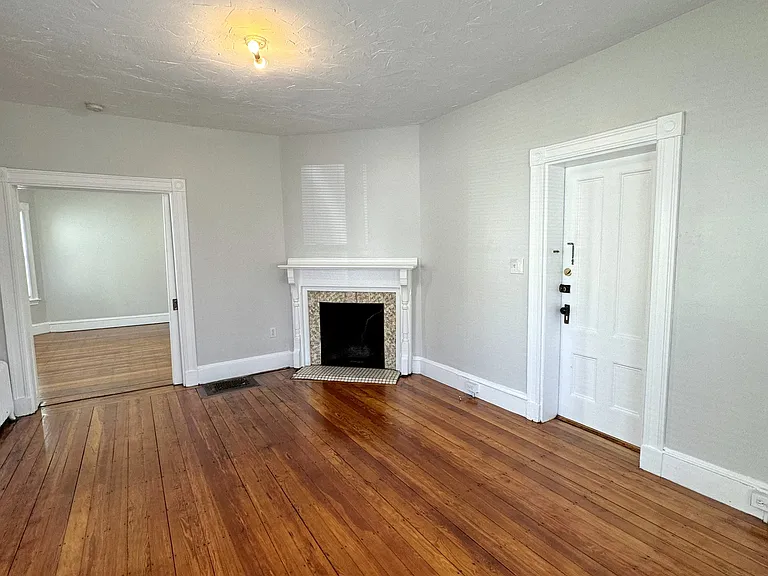 75 Lincoln Ave #1 — Photo 3