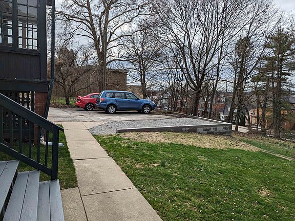 4th image of 404 W Main St #2B