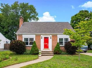 111 Mayfair Rd, Warwick, RI 02888