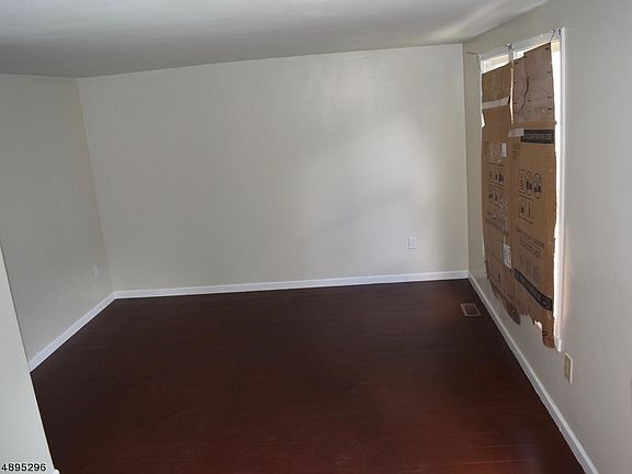 5th image of 639 Nassau St APT 3C