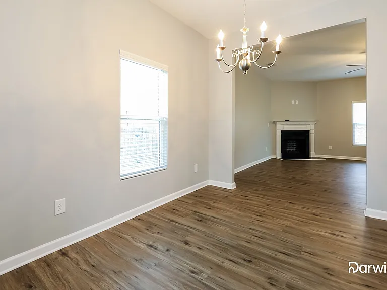358 Lamont Ln — Photo 7