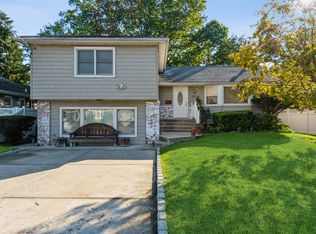 1631 Walnut Ave, Merrick, NY 11566